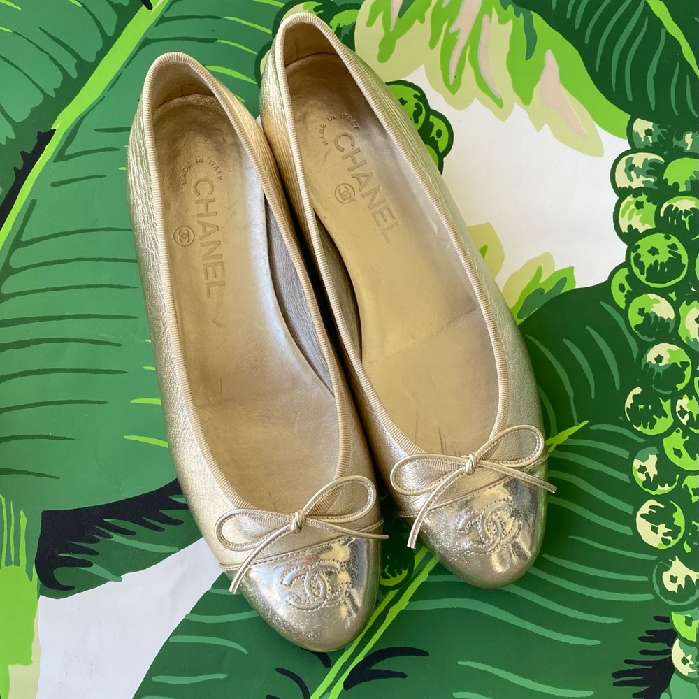 CHANEL Metallic Gold Ballet Flat